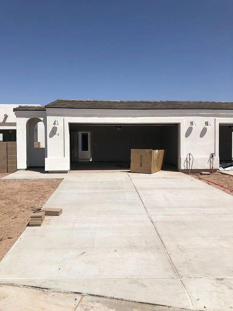 Amanecer Townhome in Somerton — Photo 2