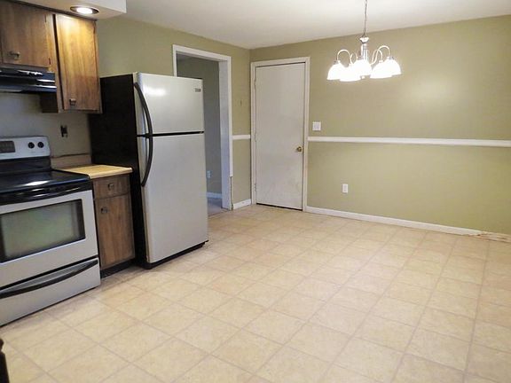 5th image of 313 Sherman Ave