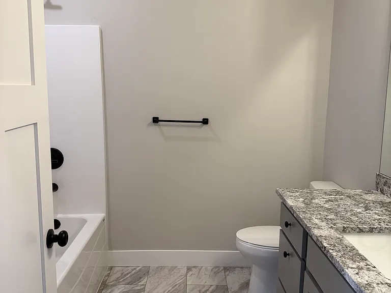 1223 Wisteria Ln — Photo 8