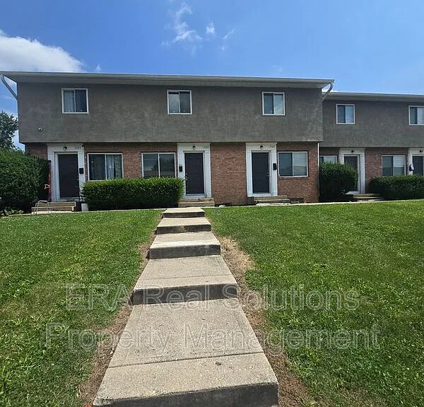 1706 Carstare Dr — Photo 1