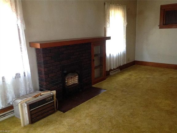 3rd image of 1332 Highland Ct
