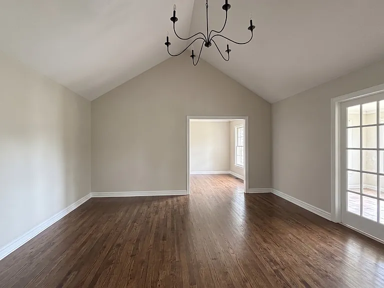 174 Cavalry Dr — Photo 3