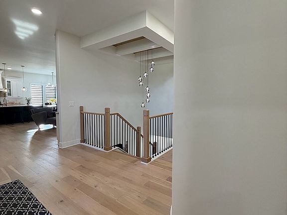 5th image of 1100 Maple St