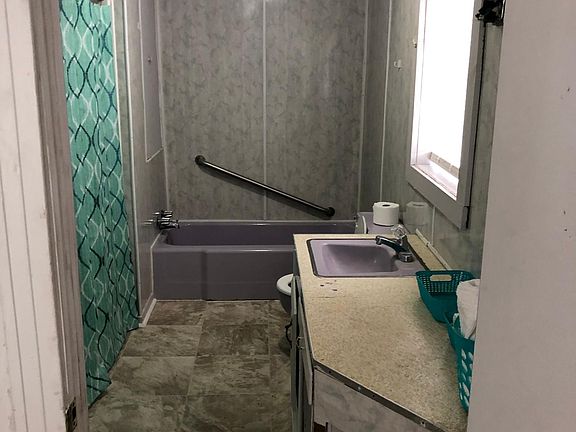 4th image of 309 Arnold Dr