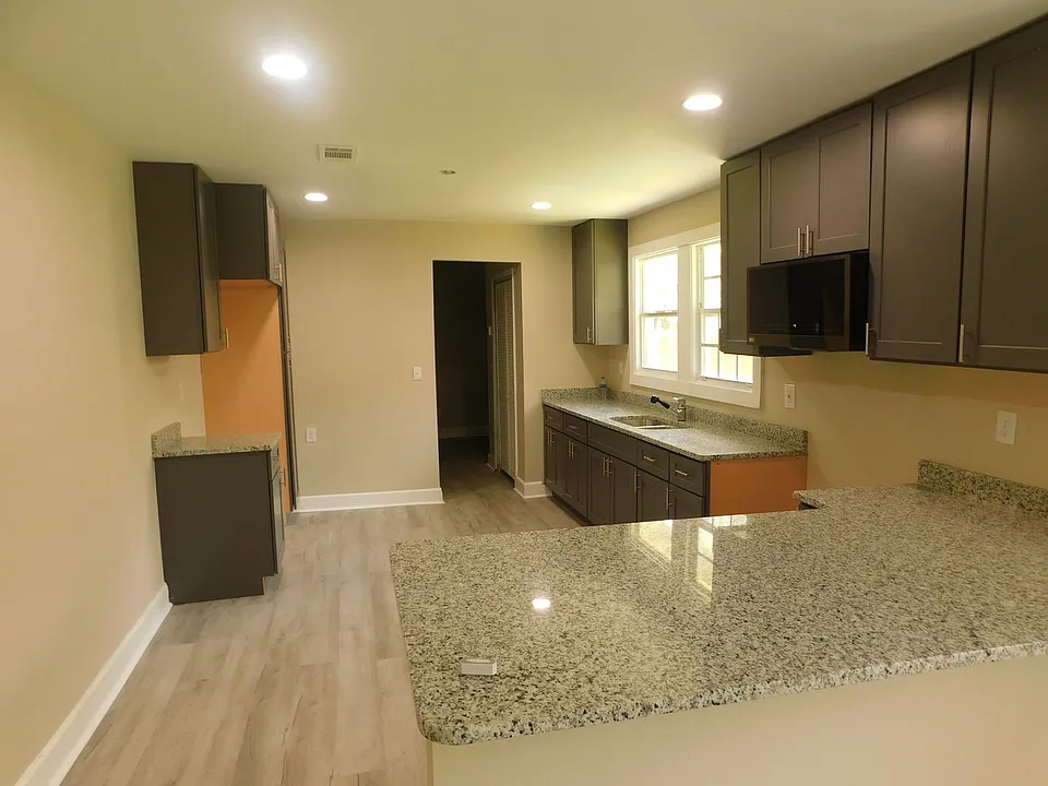 1316 McConihe St #4