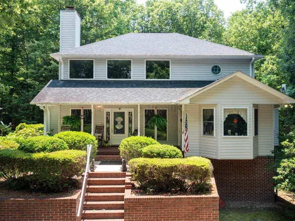133 Hiawatha Trl, Pickens, SC 29671