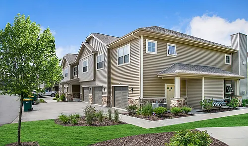High Bluff Townhomes Photo 1