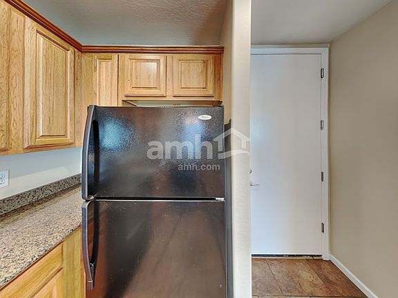 4th image of 20025 N 20th St Unit 102