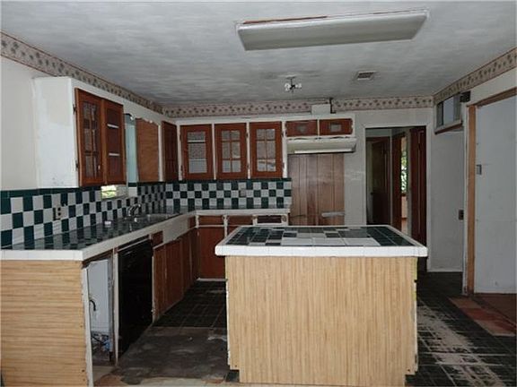 3rd image of 4912 Lawndale St