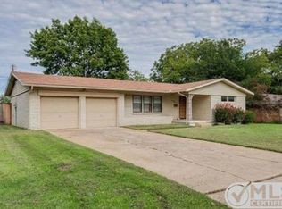 1605 Azalea Dr, Arlington, TX 76013