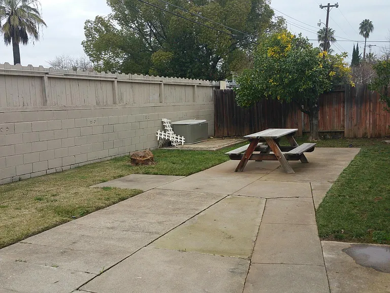 2621 Edison Ave #C — Photo 5