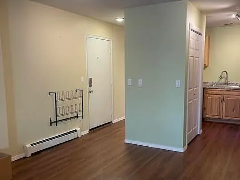 8601 Molanary Dr — Photo 2