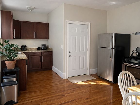 3rd image of 21-23 Creighton St #1