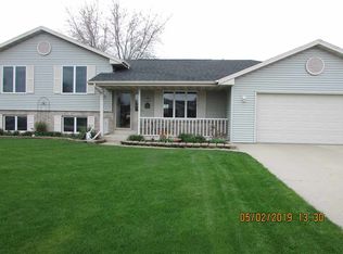 4443 Rockingham Dr, Janesville, WI 53546