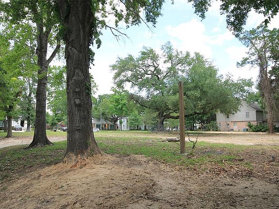 5th image of 2535 Glen Haven Blvd