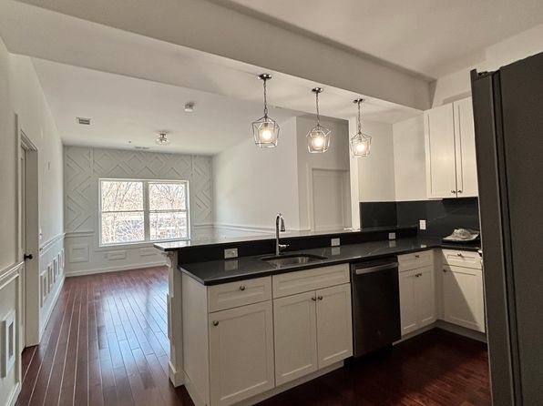 34 Harrington Ave #200