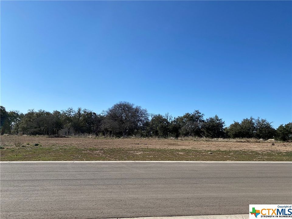 2nd image of 1004 Lower Peninsula Loop