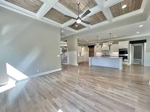 4th image of 206 Ivie Ln
