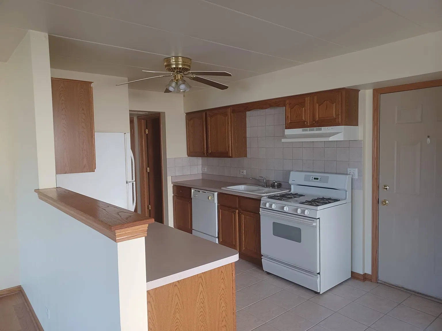 2 bed, 980 sqft, $1,800 — Photo 3