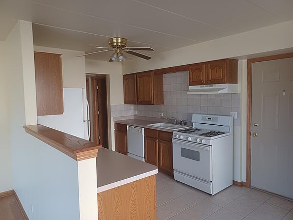 4th image of 5617 W 103rd St APT 1N