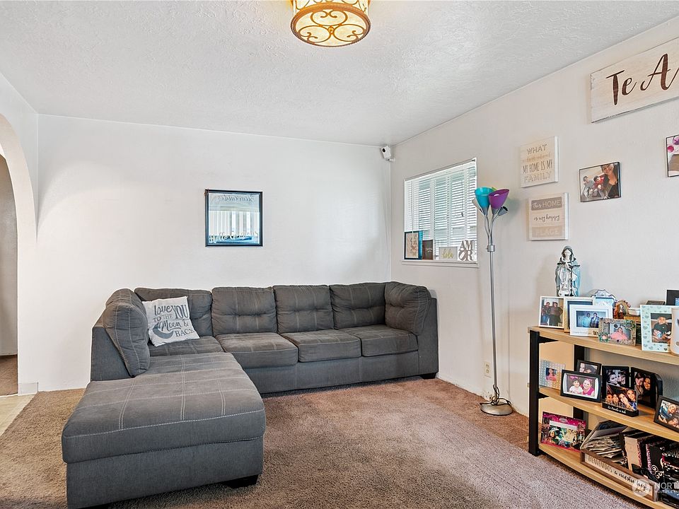 2nd image of 913 Cedar Street