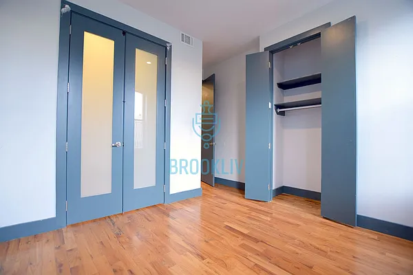 Rented by null | media 35