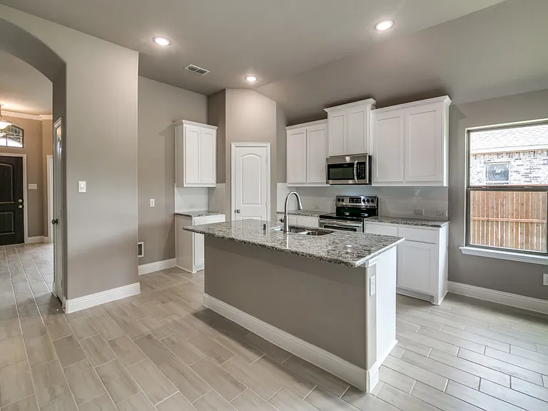 323 Sweetspire Dr — Photo 6