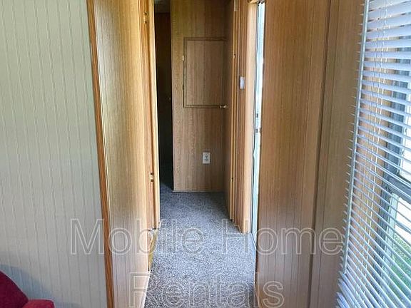 5th image of 48 Karen Dr