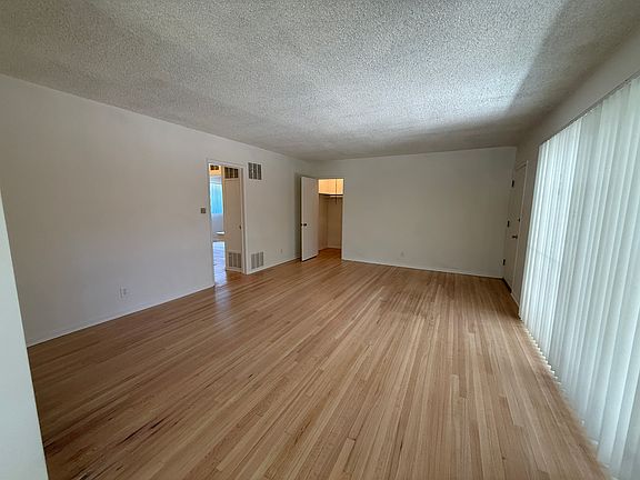 3rd image of 1253 S Ogden Dr APT 1