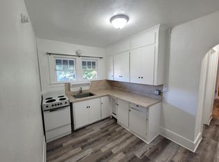 1580 Center St NE APT 2, Salem, OR 97301