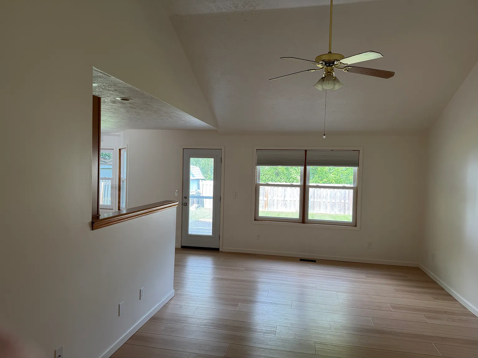 3 bed, 1311 sqft, $2,075 — Photo 3