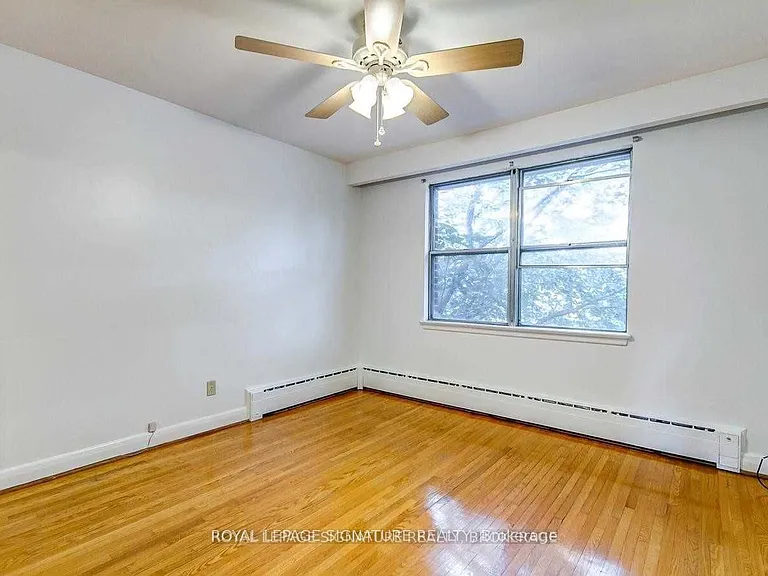 138 Woburn Ave — Photo 5