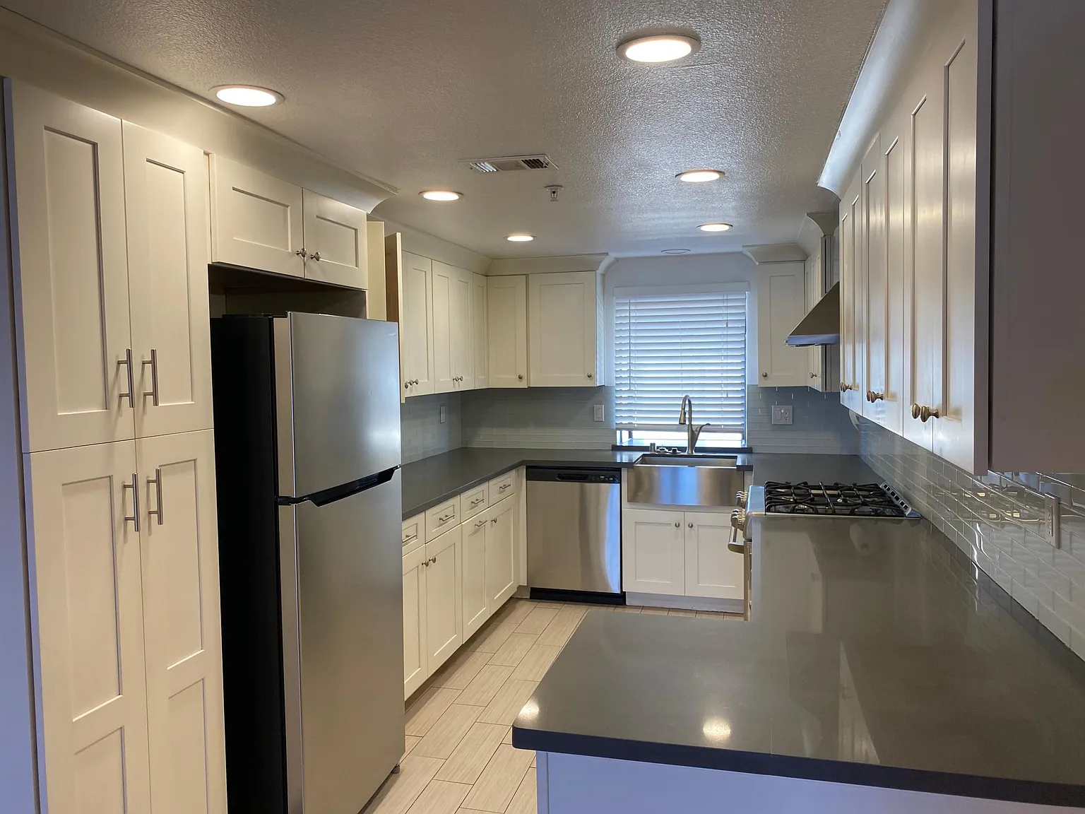 209 La France Ave — Photo 3