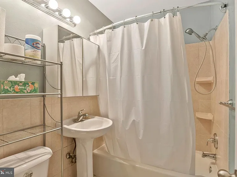 3846 Lyndhurst Dr #302 — Photo 15