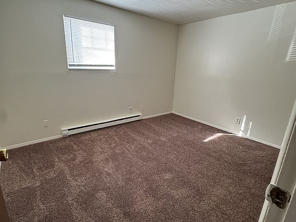 5th image of 38 Estate Dr #2