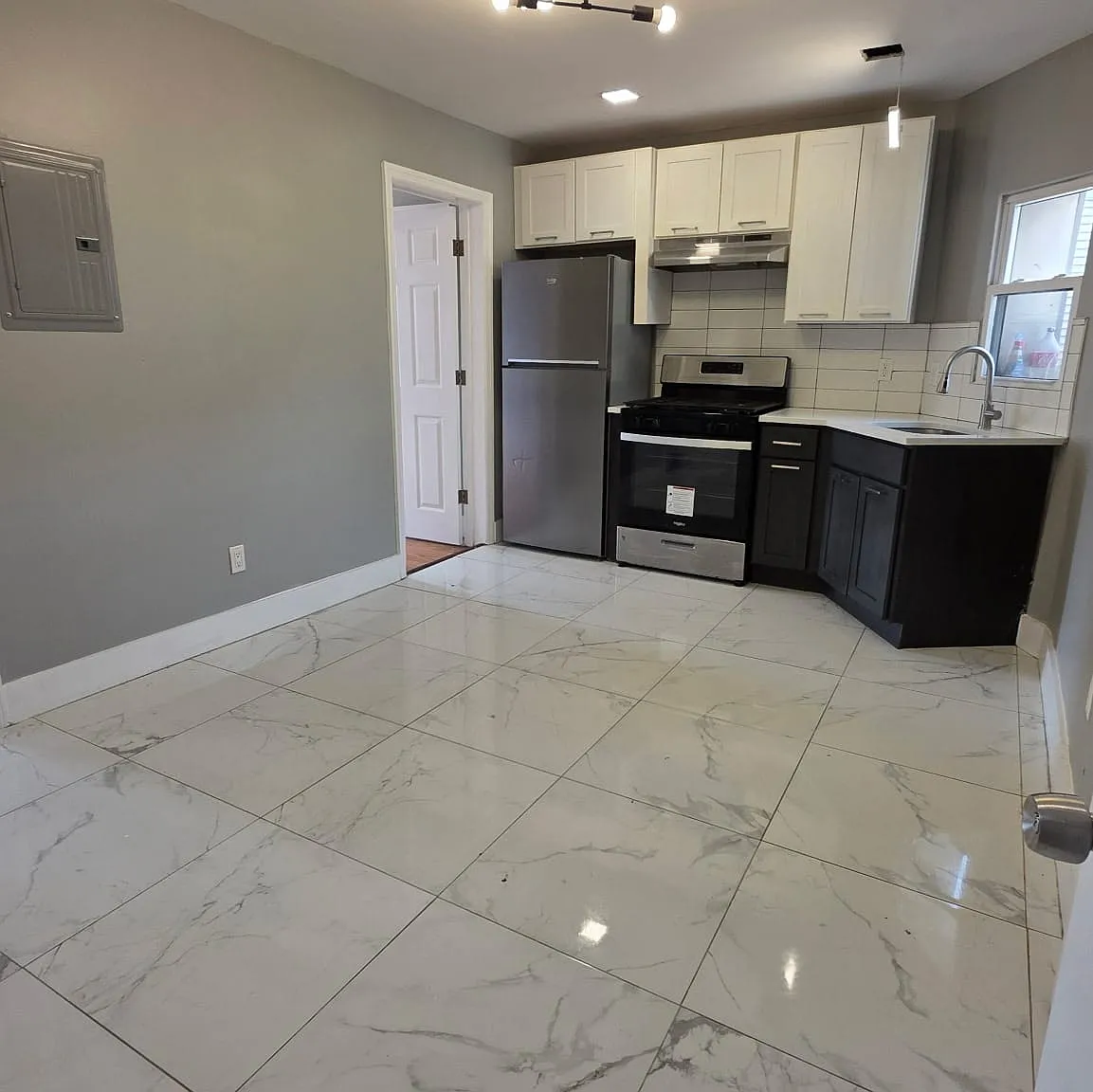 200 Parkhurst St — Photo 1