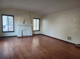 225 Granada Ave, Long Beach, CA 90803