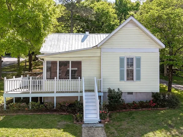 212 S Piedmont St, Calhoun, GA 30701