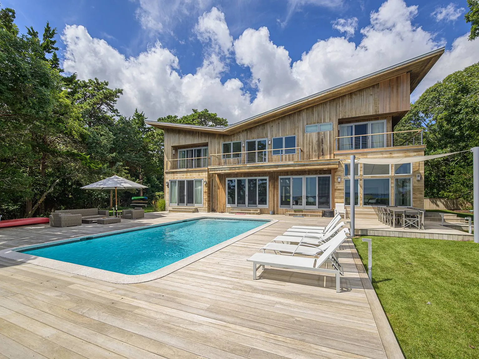 Shinnecock Bay Compound with Tennis, Pool, & Guest Cottage — Photo 3