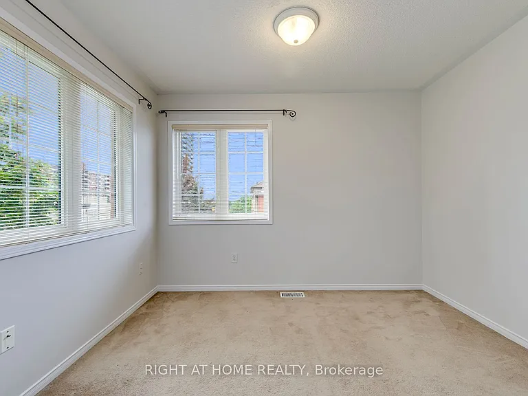 38 Fairview Rd W #38 — Photo 32