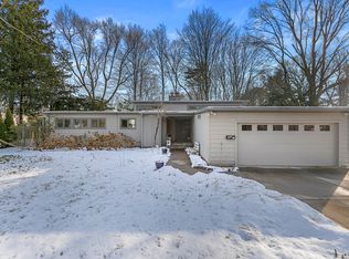 605 Ridge Rd, Hamden, CT 06517