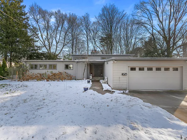 605 Ridge Road, Hamden, CT 06517