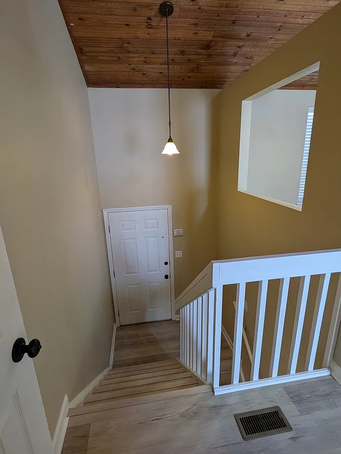 2 bed, 1.5 bath, 1100 sqft, $1,395 — Photo 2