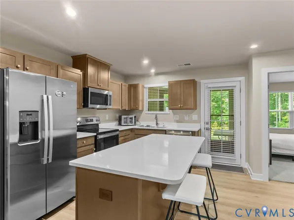 5420 Addison Gate Dr, North Chesterfield, VA 23234
