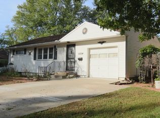 11224 Spring Valley Rd, Kansas City, MO 64134