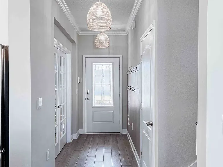 290 Granite Ave — Photo 3