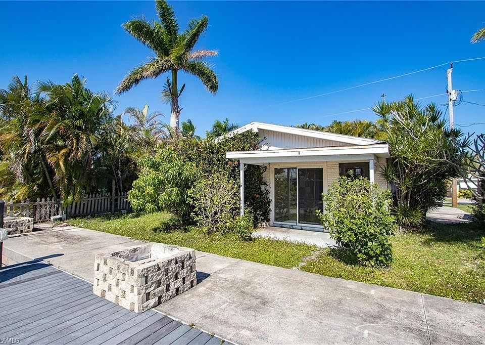 2nd image of 2589 Bayshore Dr