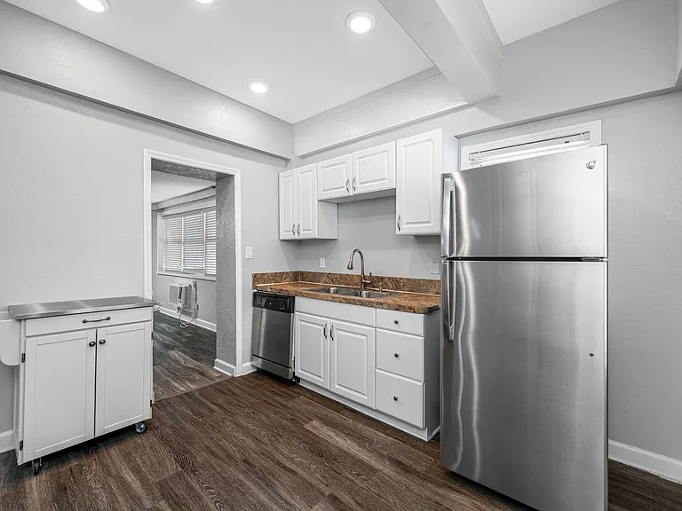 705 W Bay St — Photo 38