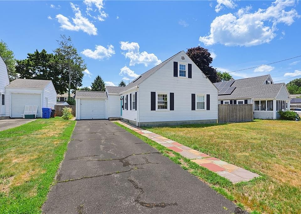1st image of 15 Arland Dr
