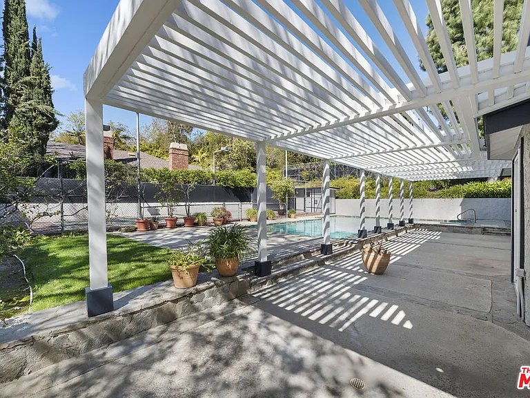 2937 Deep Canyon Dr — Photo 32